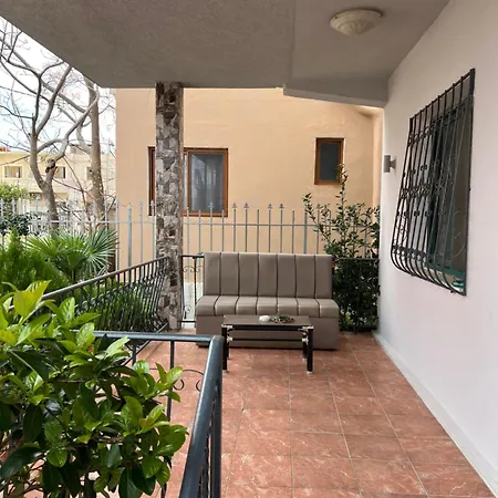 מלון 040 Velipojë