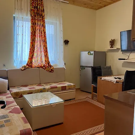 فندق 040 Velipojë